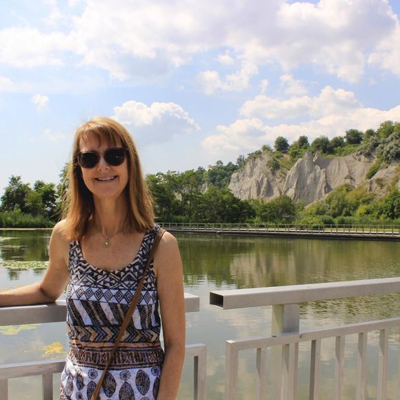 Meet your Posher, Cheryl - Picture 1 of 1